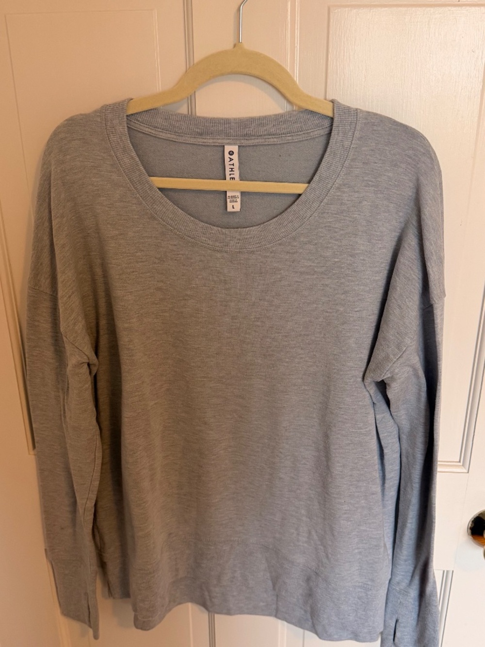 Athleta Relaxed Pullover Sweatshirt Size L Light Blue Scoop Neck Thumbholes